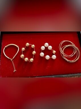 Misc bracelets gold and pearl